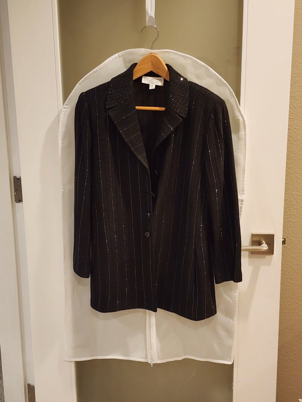 Excellent!!| US 8| ST JOHN: Black Elegant Shimmer Lightweight Blazer - Picture 16 of 16